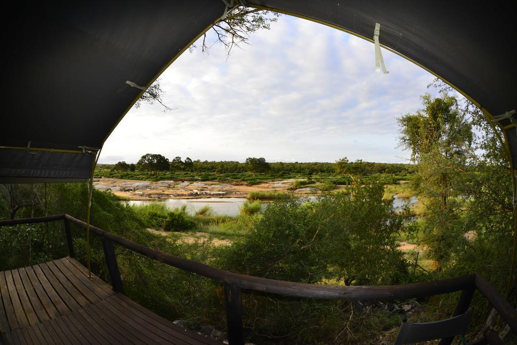 Готель Mtomeni Safari Camp Пгалаборва Екстер'єр фото